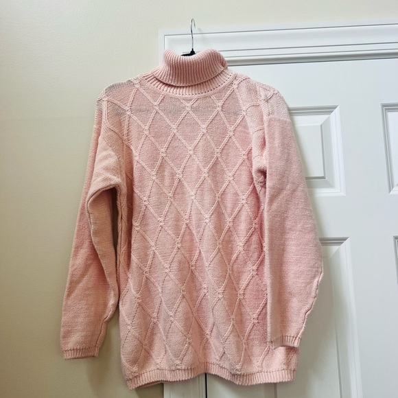 Paul Harris Design Sweaters - Elegant Pink Diamond Knit Turtleneck Sweater